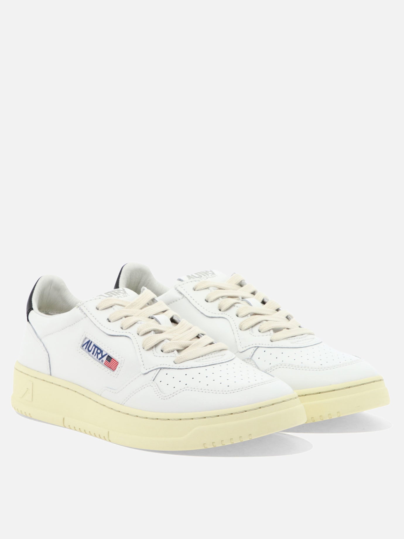 Autry "Medalist Low" sneakers White
