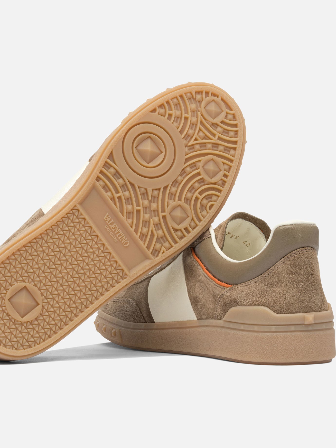 Low top sneakers 100% leather - 100% rubber  Beige - Valentino Garavani Men | PDP | VIETTI Online Store | thumbnail_5